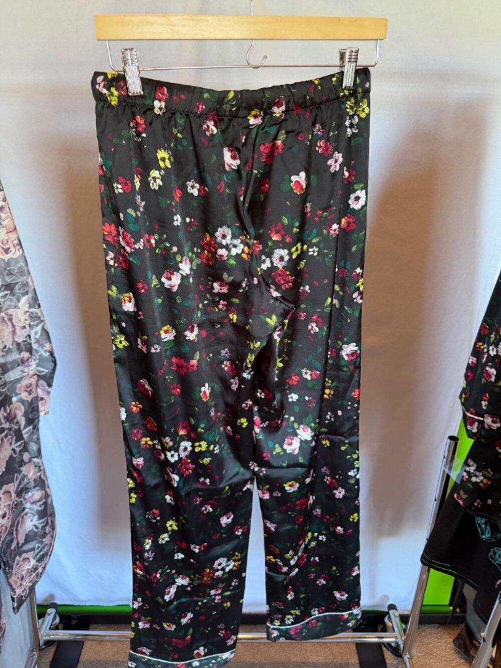 Victoria’s Secret Black Floral Satin Long Pajama Set Size S/P